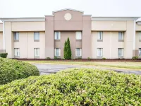 Quality Inn & Suites - Greensboro-High Point Hotels in Greensboro