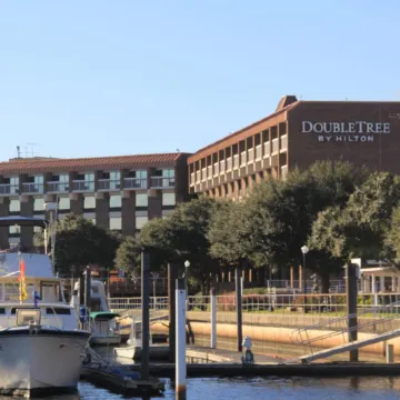 DoubleTree by Hilton Hotel New Bern  Riverfront