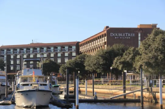 DoubleTree by Hilton Hotel New Bern  Riverfront