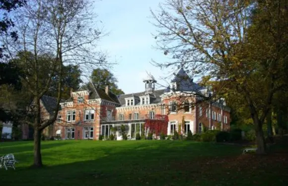 霍德波蒙特城堡酒店