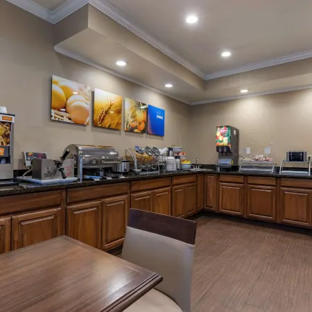 Comfort Inn & Suites Waterloo - Cedar Falls
