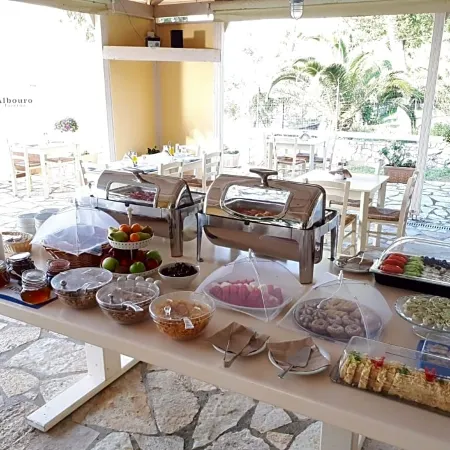 Albouro Seafront Apartments