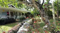 Beau Vallon Bungalows