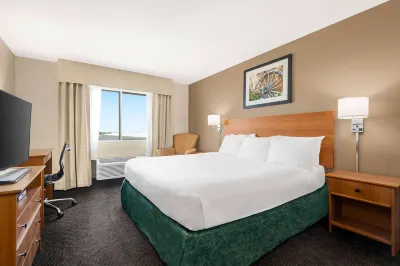 Baymont by Wyndham Fremont Hotels near Midland University