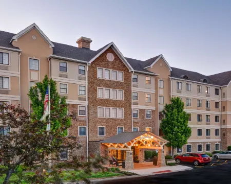 諾福拉諾珀維爾Homewood Suites by Hilton 奧羅拉酒店