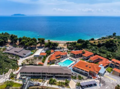 Lagomandra Beach Hotel