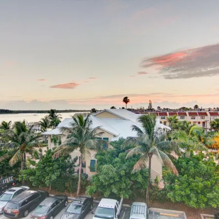Hutchinson Island Hotel