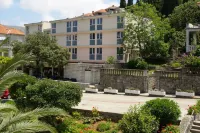 Hotel Komodor