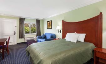 Travelodge by Wyndham Orange County Airport/ Costa Mesa