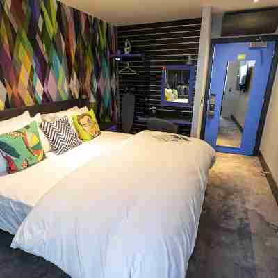 Village Hotel Basingstoke Rooms