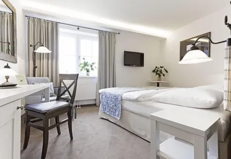 Landhotel Jann Hinsch Hof Отели в г. Винзен