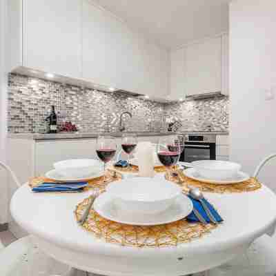 Apartment City Center Zlota by Renters Dining/Meeting Rooms