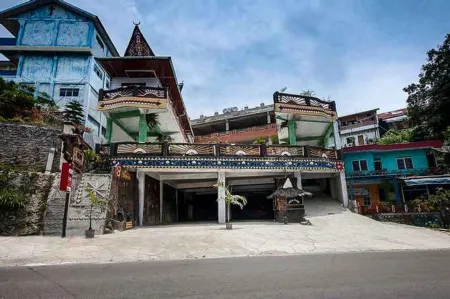 3 Berastagi Hotel