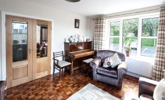Macliam Lodge Guesthouse - Housity