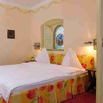 Hotel Schloss Leonstain Rooms