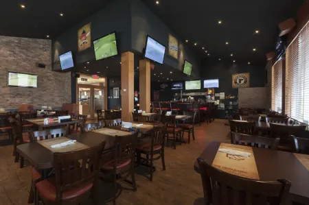 N Hôtel Québec Отели рядом с достопримечательностью «Pourvoirie du Lac Beauport»