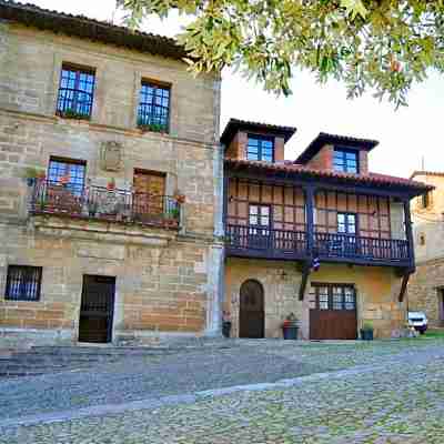 Akla Suites Con Jacuzzi Santillana Hotel Exterior