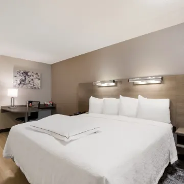 Red Roof Plus+ Chicago - Naperville