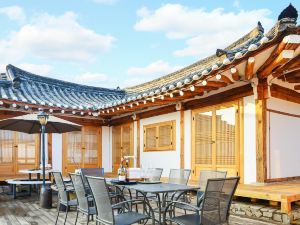 Gyeongju Hanokstay Hangbokhanzip