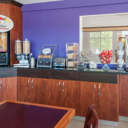 Super 8 by Wyndham Salmon Arm
