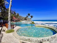 Queen of the South Resort - Family