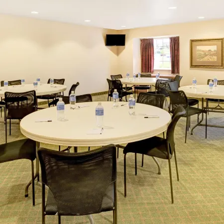 Microtel Inn & Suites by Wyndham Bellevue/Omaha