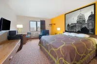 Super 8 by Wyndham Pella Hotels in Pella