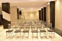 Hotel Candor Amigo Airoli Mind Space