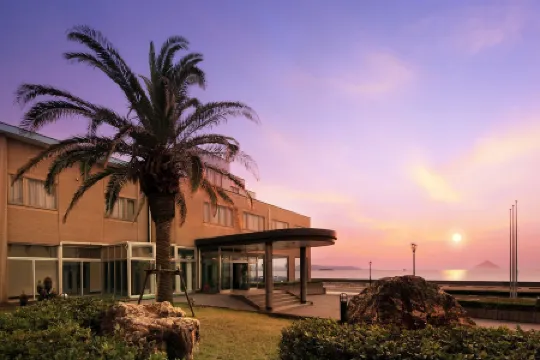 夕日海岸翔鶴酒店