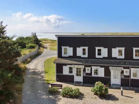 "Hubertine" - 100m to the Fjord