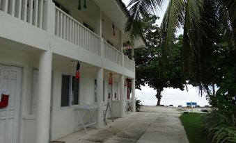 Momo Beach House