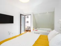 Deluxe Altemar - Homestays