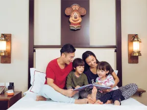 Disney Explorers Lodge