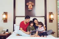 Disney Explorers Lodge