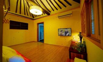Jeonju Ggumgguneunnalgae Guesthouse