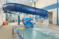 Travelodge by Wyndham Edmonton West - สวนน้ำ