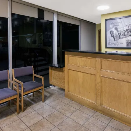 Super 8 by Wyndham Lubbock Civic Center North
