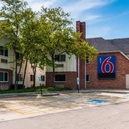 Motel 6 Arlington Heights, IL - Chicago North Central