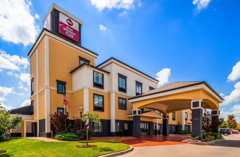 Best Western Plus Barsana Hotel & Suites