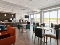 Best Western Plus Roland Inn  Suites Hotels near Onslow Park