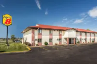 Super 8 by Wyndham Eau Claire I-94