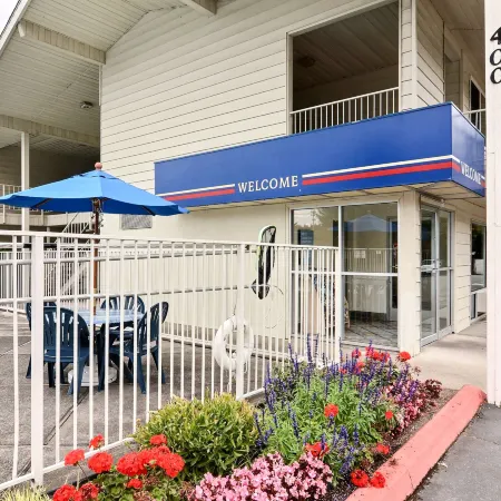Motel 6 Tumwater, WA - Olympia Отели в г. Тумуотер