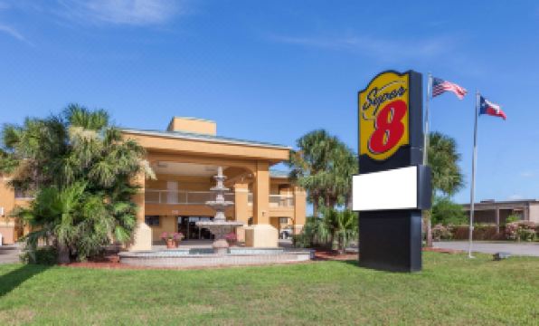Super 8 by Wyndham Corpus Christi
