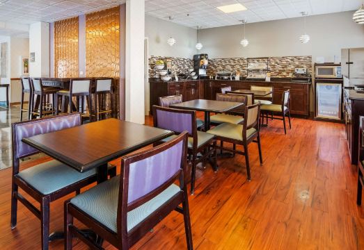 베스트 웨스턴 플러스 오하레 인터내셔널 사우스 호텔