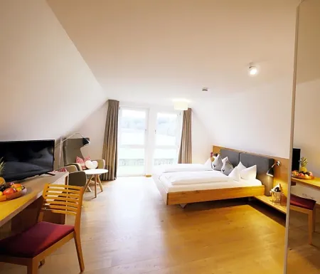 Berghotel Zollersteighof Отели в г. Бурладинген