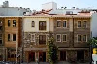 TROIADA Hotel Các khách sạn ở Fatih Mh.