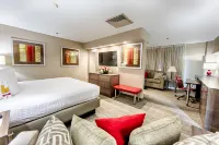 Hotel Capstone Отели рядом с достопримечательностью «Gamma Phi Beta»