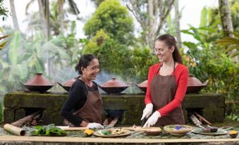 A variety of food is served at the cooking school in Nigeria at Asep Gumi Retreat