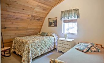 Rustic Taswell Cabin Grill and Walk to Patoka Lake!