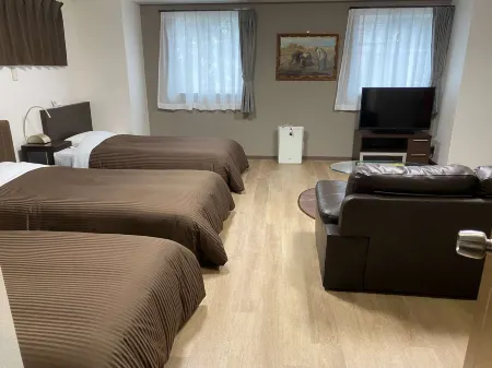 Takatsuki Sun Hotel Отели рядом со станцией Станция Такацуки